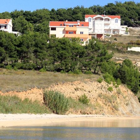 Apartments By The Sea Vlasici, Pag - 9324 ภายนอก รูปภาพ