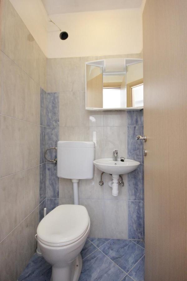 Apartments By The Sea Vlasici, Pag - 9324 ภายนอก รูปภาพ