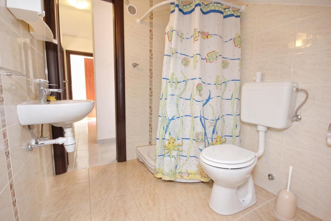 Apartments By The Sea Vlasici, Pag - 9324 ภายนอก รูปภาพ