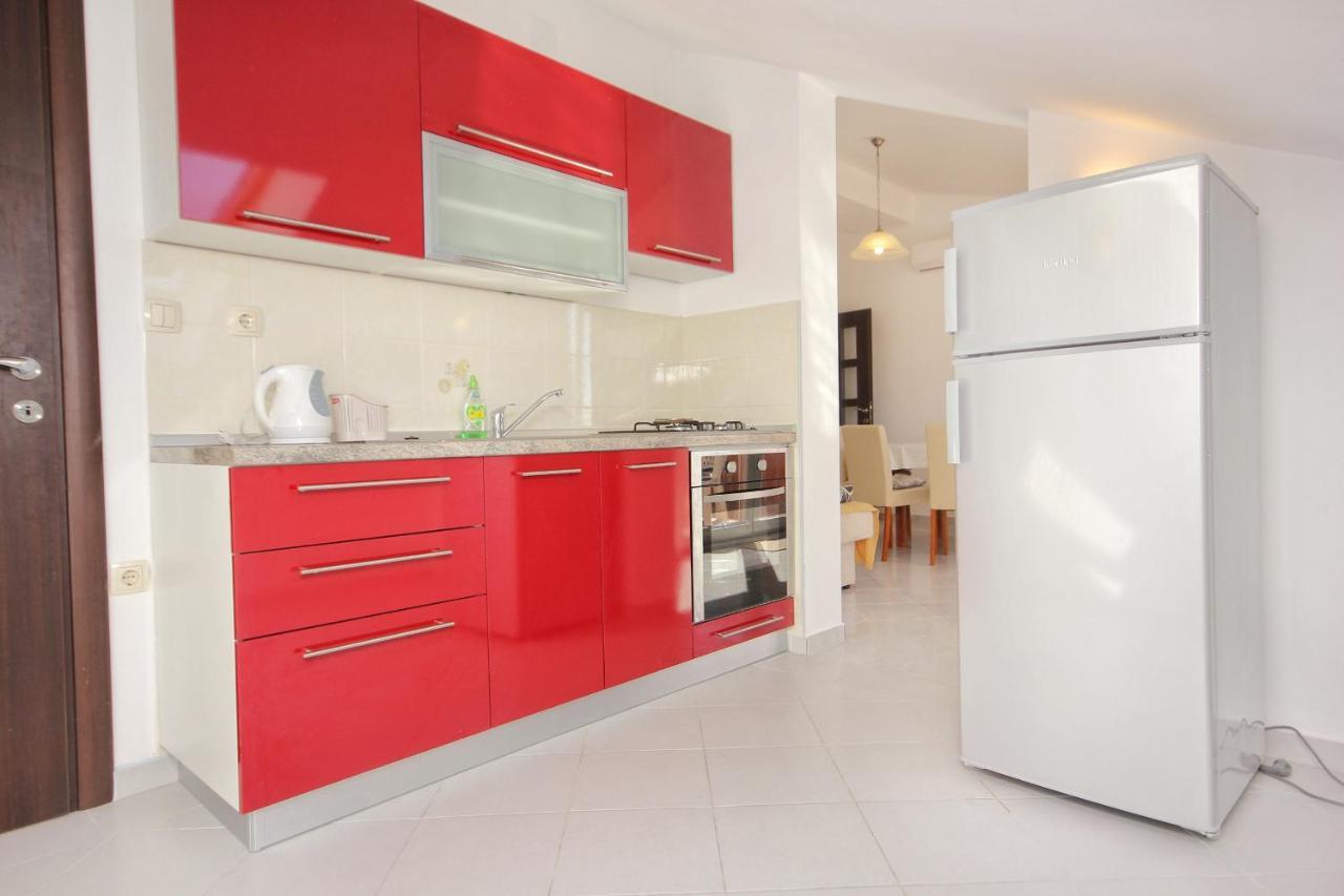 Apartments By The Sea Vlasici, Pag - 9324 ภายนอก รูปภาพ